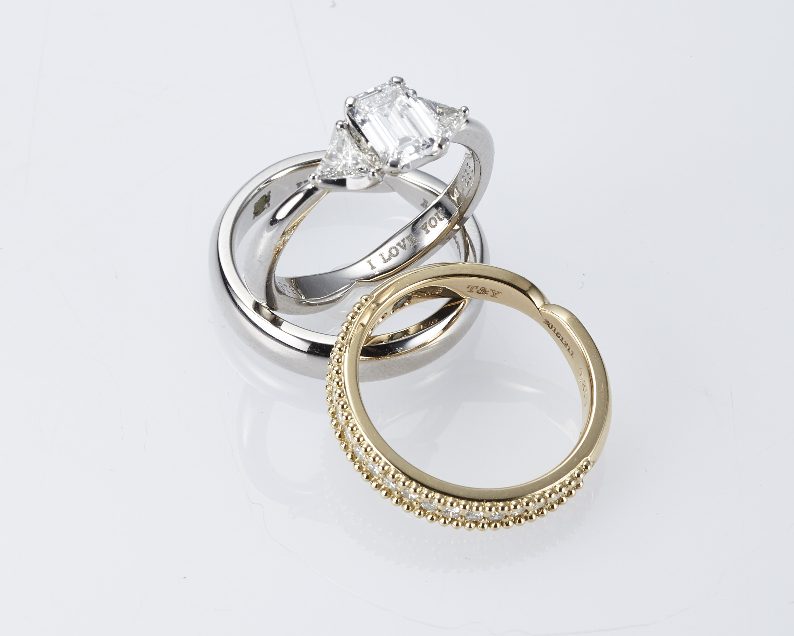 裏表のない真心　メビウスの輪のマリッジリング