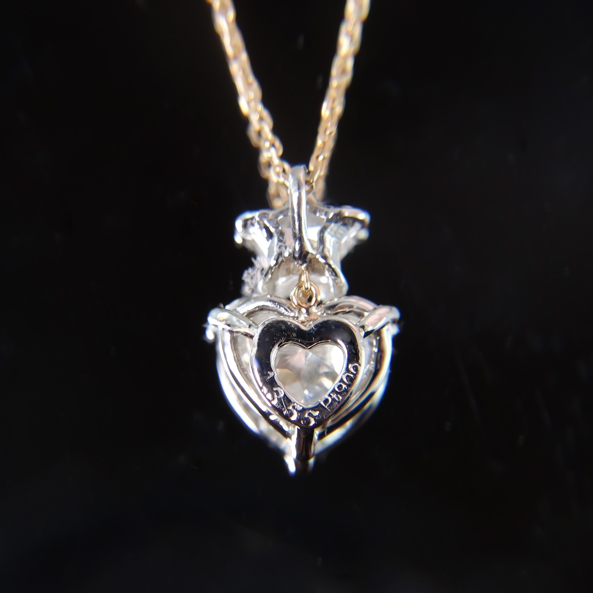 希望の星と愛のハートのペンダント