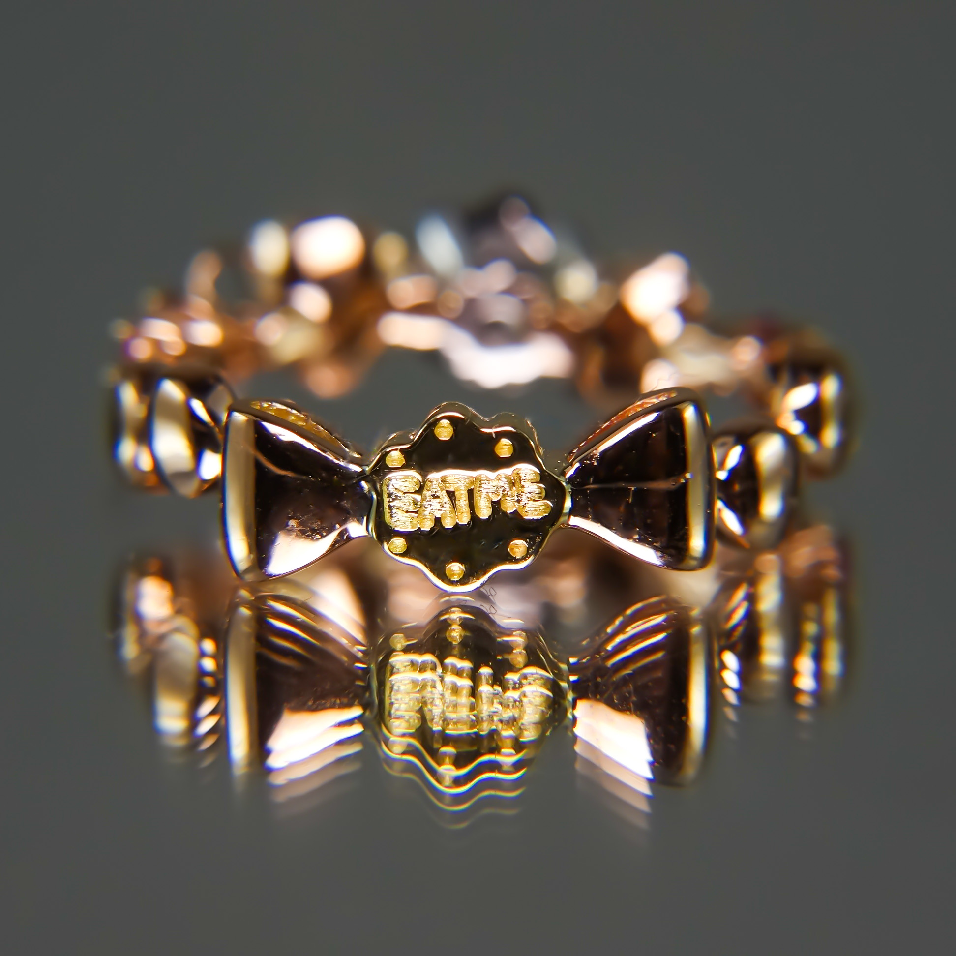 賑やかな薔薇のお茶会リング